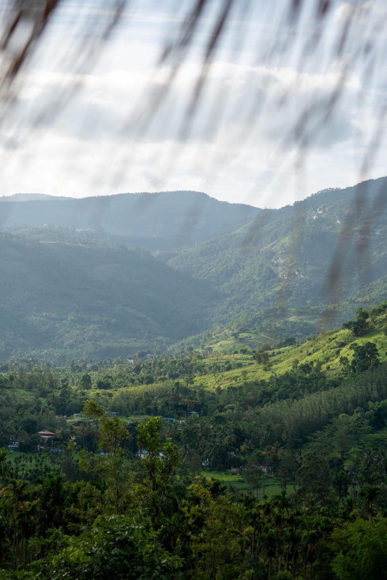 The Mudhouse Marayoor Hotel Munnar Bagian luar foto